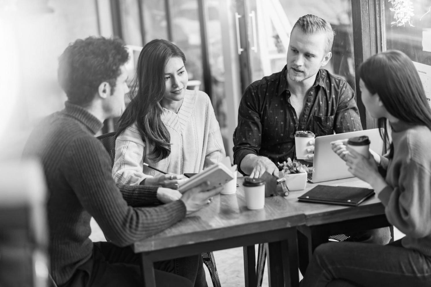 Professionelles Coaching-Gespräch zwischen zwei Personen